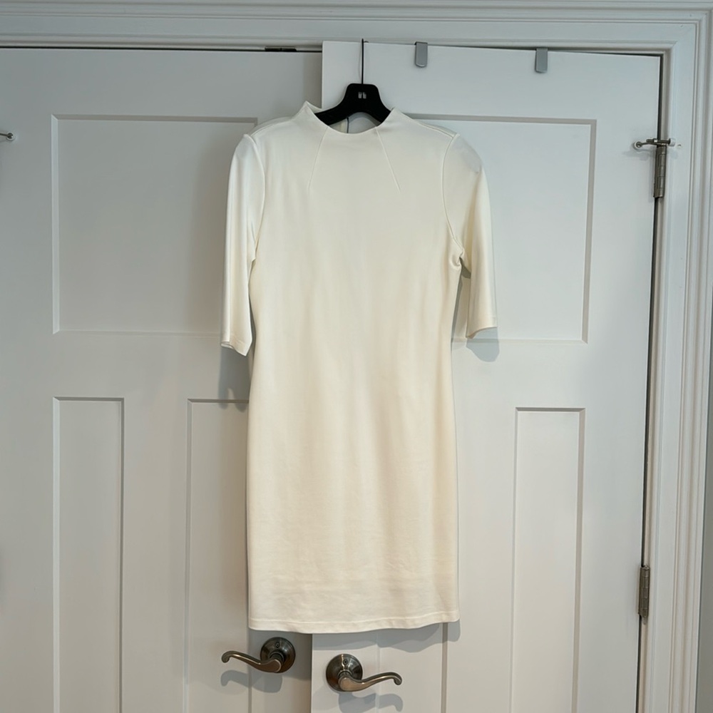 NWT form fitting Alice and Olivia white zip dress